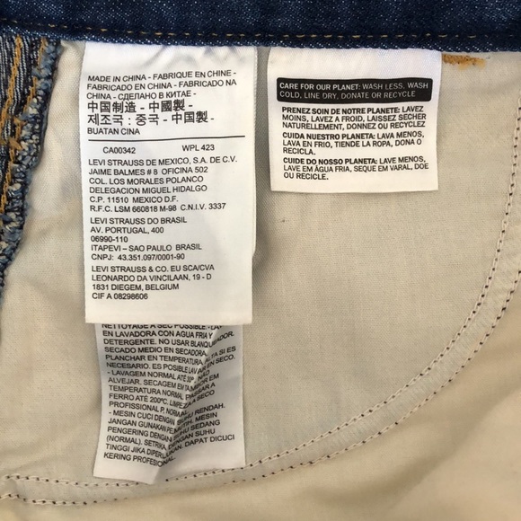 Levi’s Denim Zippered Mini Skirt with pockets - size 28 - Picture 6 of 6